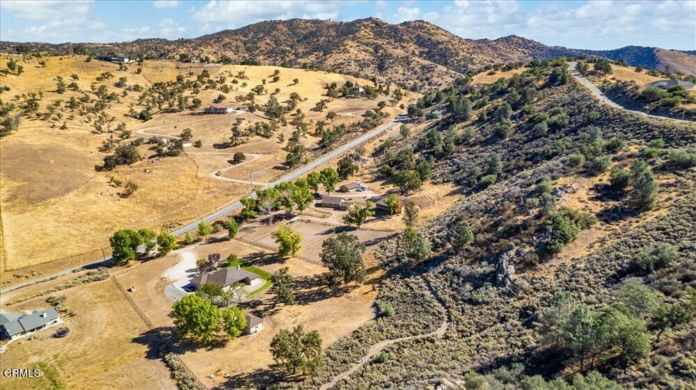 26450 Cumberland Road Tehachapi, CA 93561 - Photo 49 of 52 a view of outdoor space and mountain view