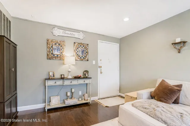 $364,999 | 890 Armstrong Avenue, Unit 23 | Eltingville