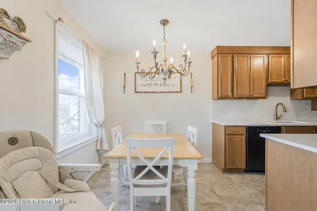 $364,999 | 890 Armstrong Avenue, Unit 23 | Eltingville