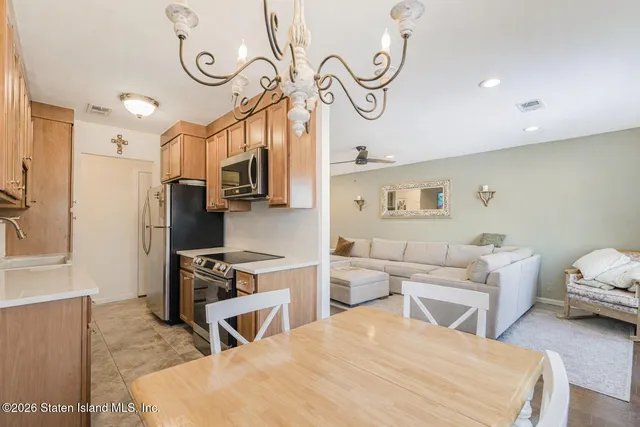 $364,999 | 890 Armstrong Avenue, Unit 23 | Eltingville