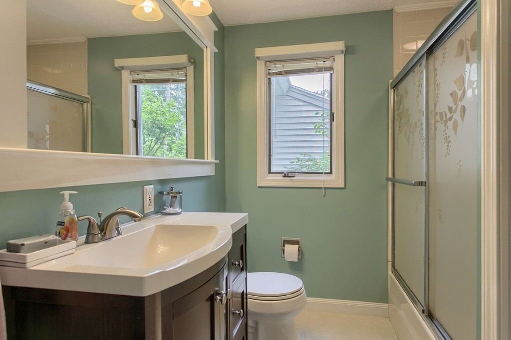 884 Riverside Drive Methuen, MA 01844 - Photo 17 of 30 Gallery Image 17