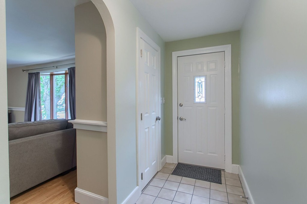 884 Riverside Drive Methuen, MA 01844 - Photo 5 of 30 Gallery Image 5