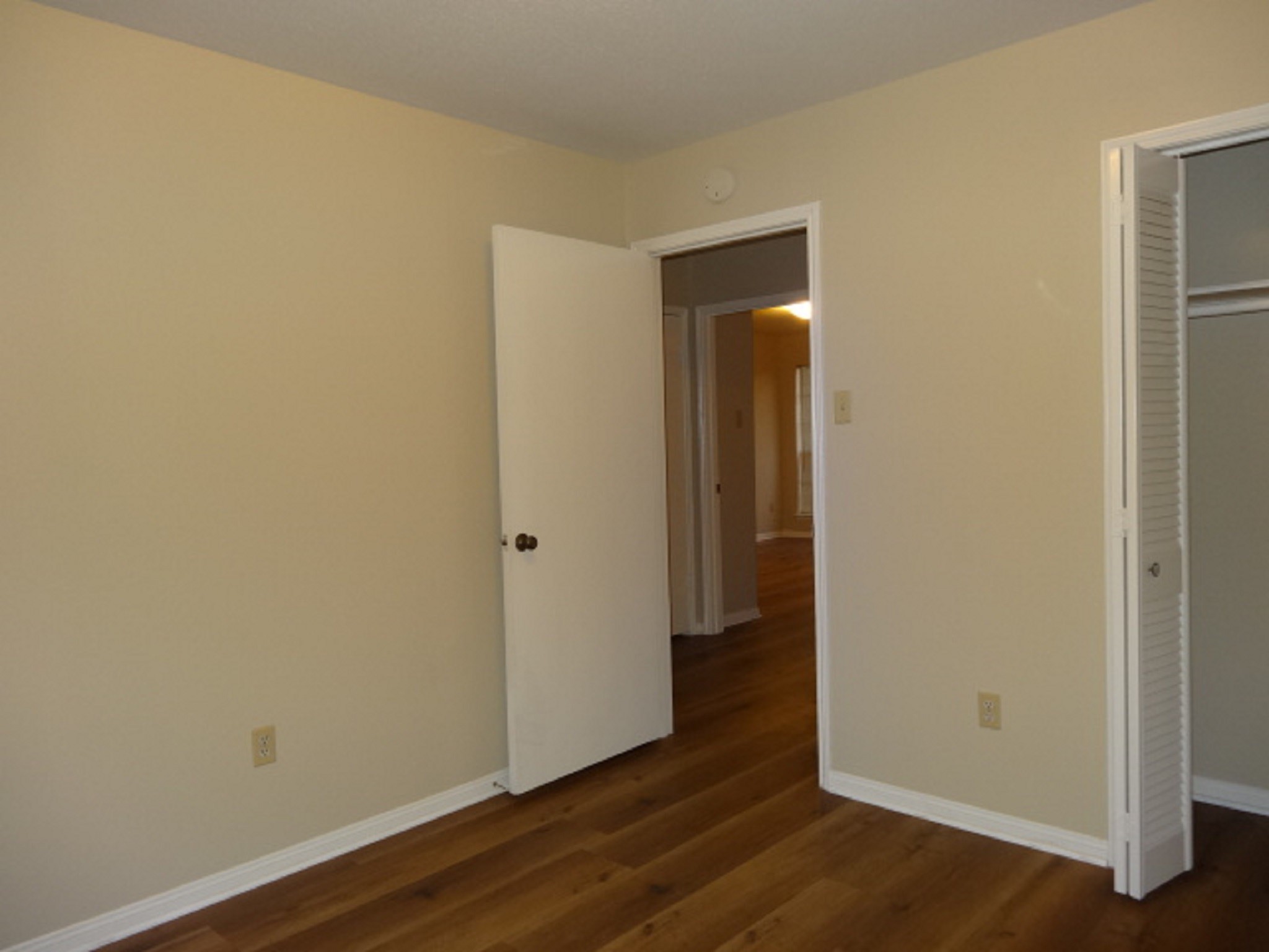 5522 Deep Forest Drive Houston, TX 77092 - Photo 25 of 47 a view of a room with wooden floor