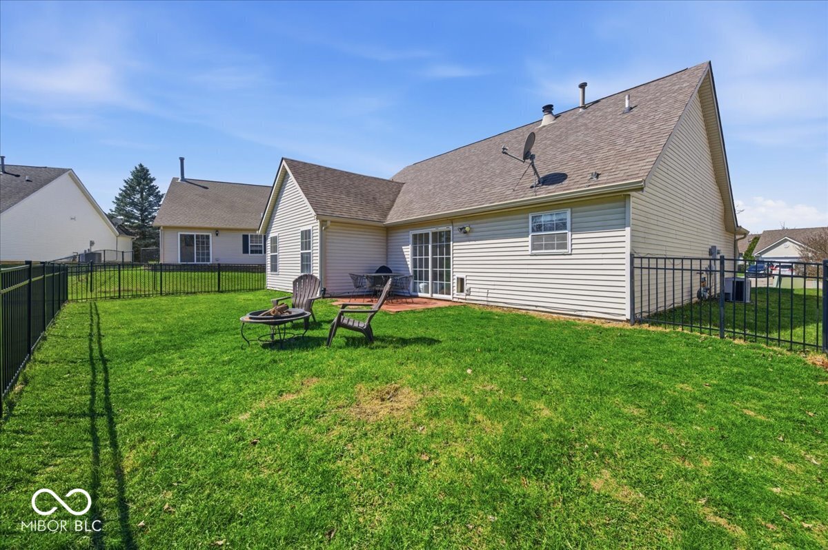 2533 Copper Tree Way Carmel, IN 46033 - Photo 25 of 32