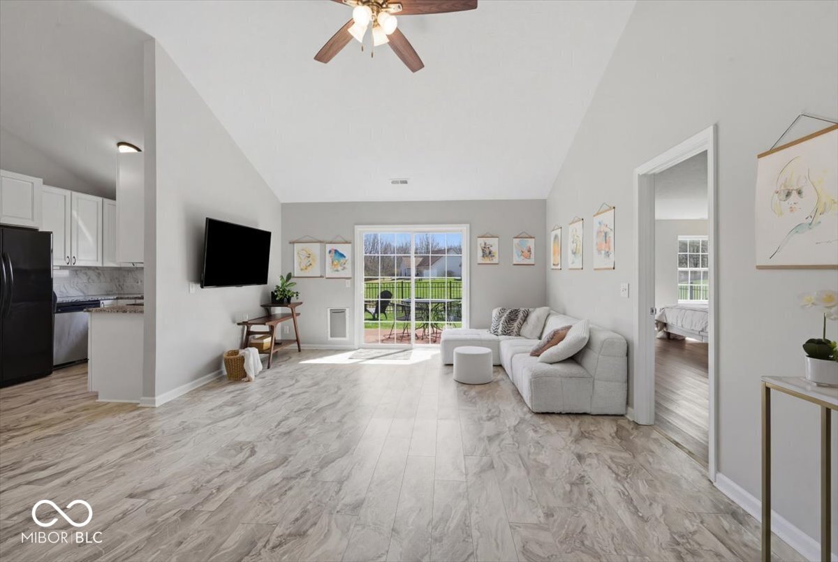 2533 Copper Tree Way Carmel, IN 46033 - Photo 5 of 32