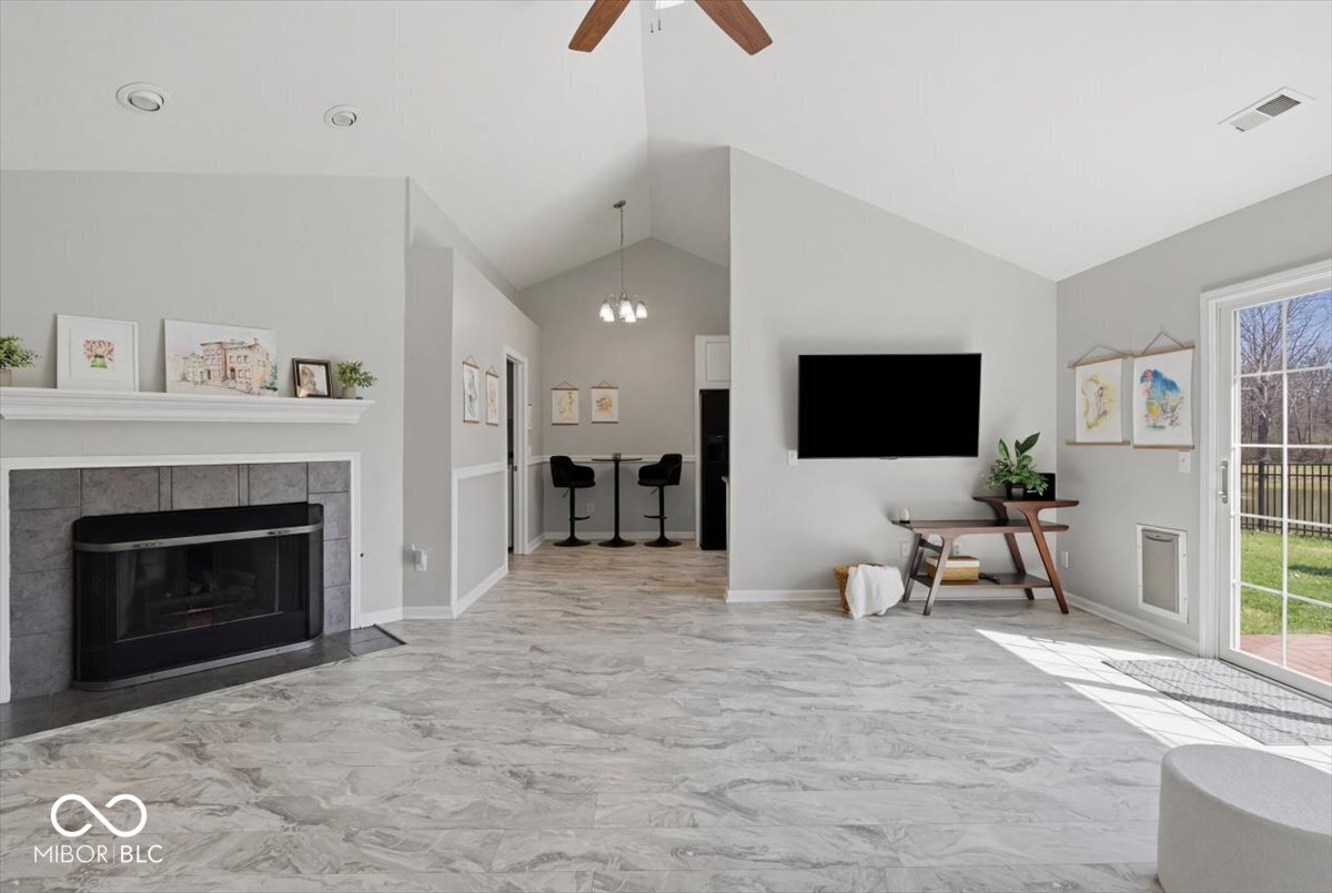 2533 Copper Tree Way Carmel, IN 46033 - Photo 6 of 32