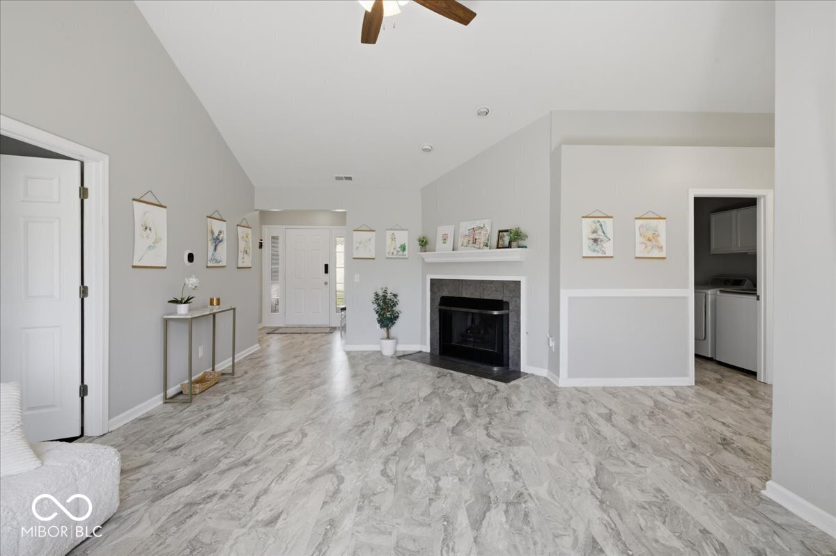 2533 Copper Tree Way Carmel, IN 46033 - Photo 7 of 32