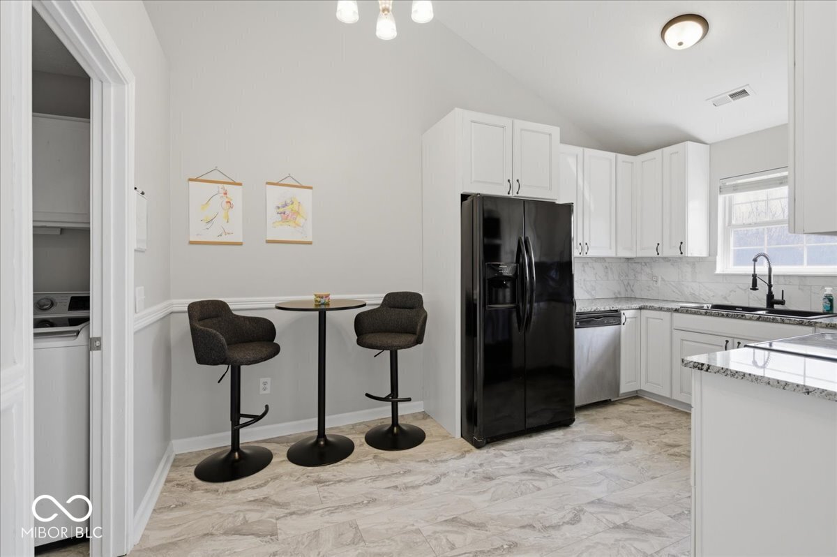 2533 Copper Tree Way Carmel, IN 46033 - Photo 10 of 32