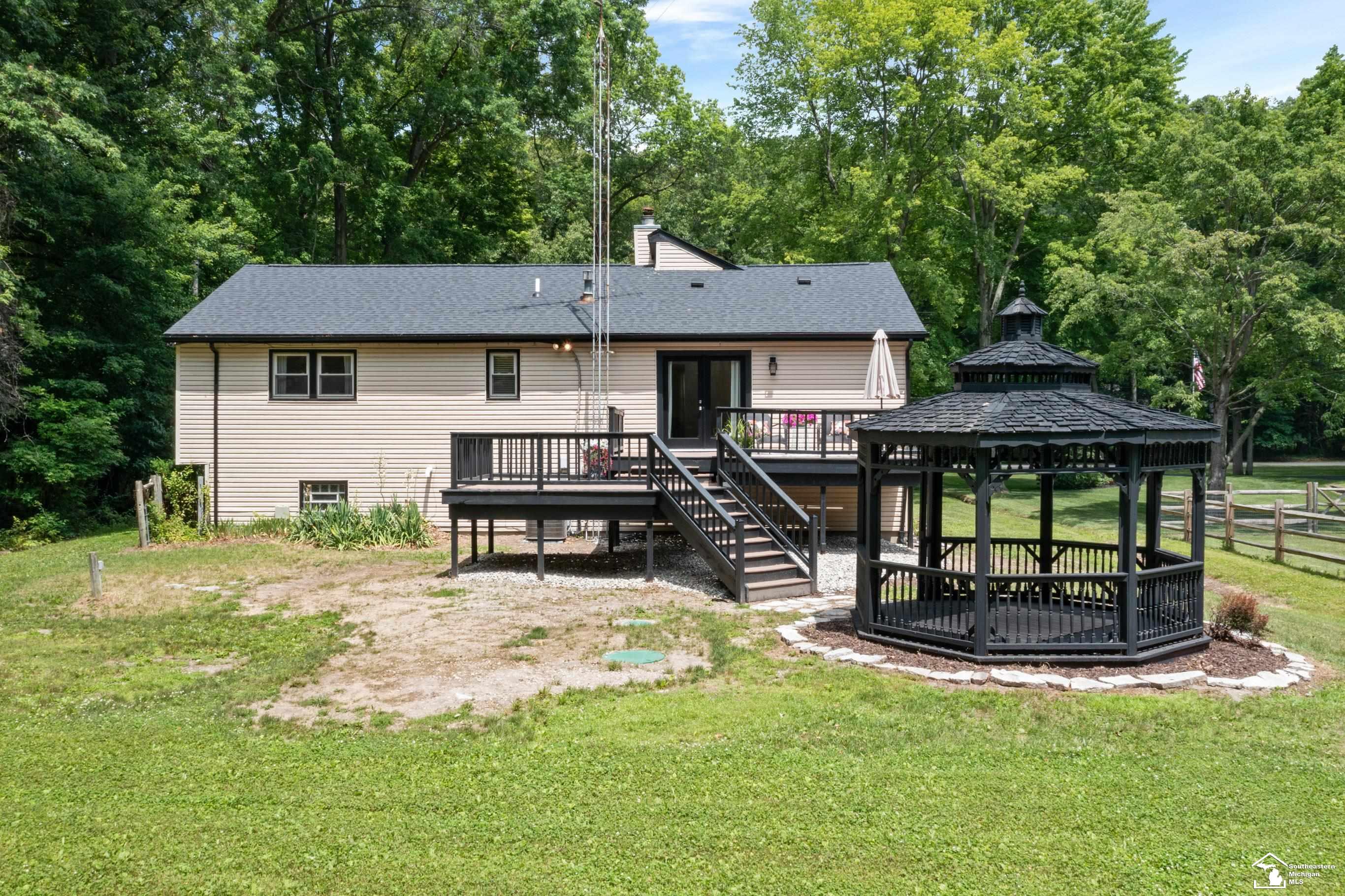 5093 Smith Road Ottawa Lake, MI 49267 - Photo 32 of 38