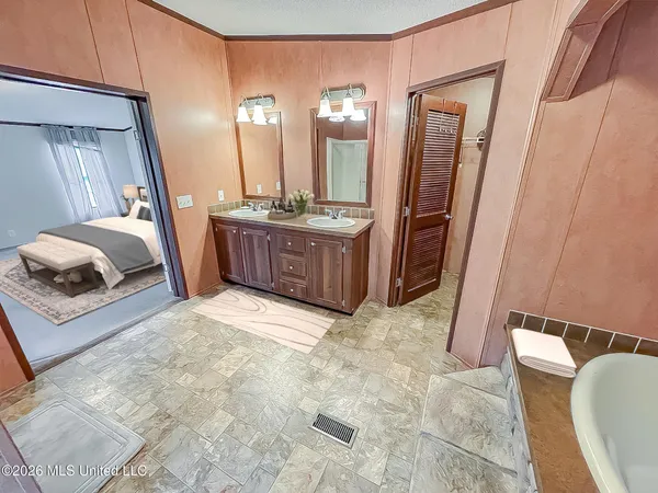 $199,000 | 146 Cloverdale Road, Unit A, Natchez, MS 39120