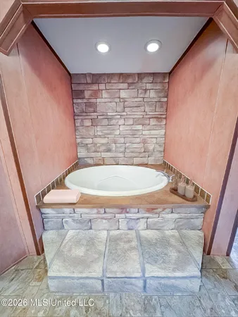 $199,000 | 146 Cloverdale Road, Unit A, Natchez, MS 39120