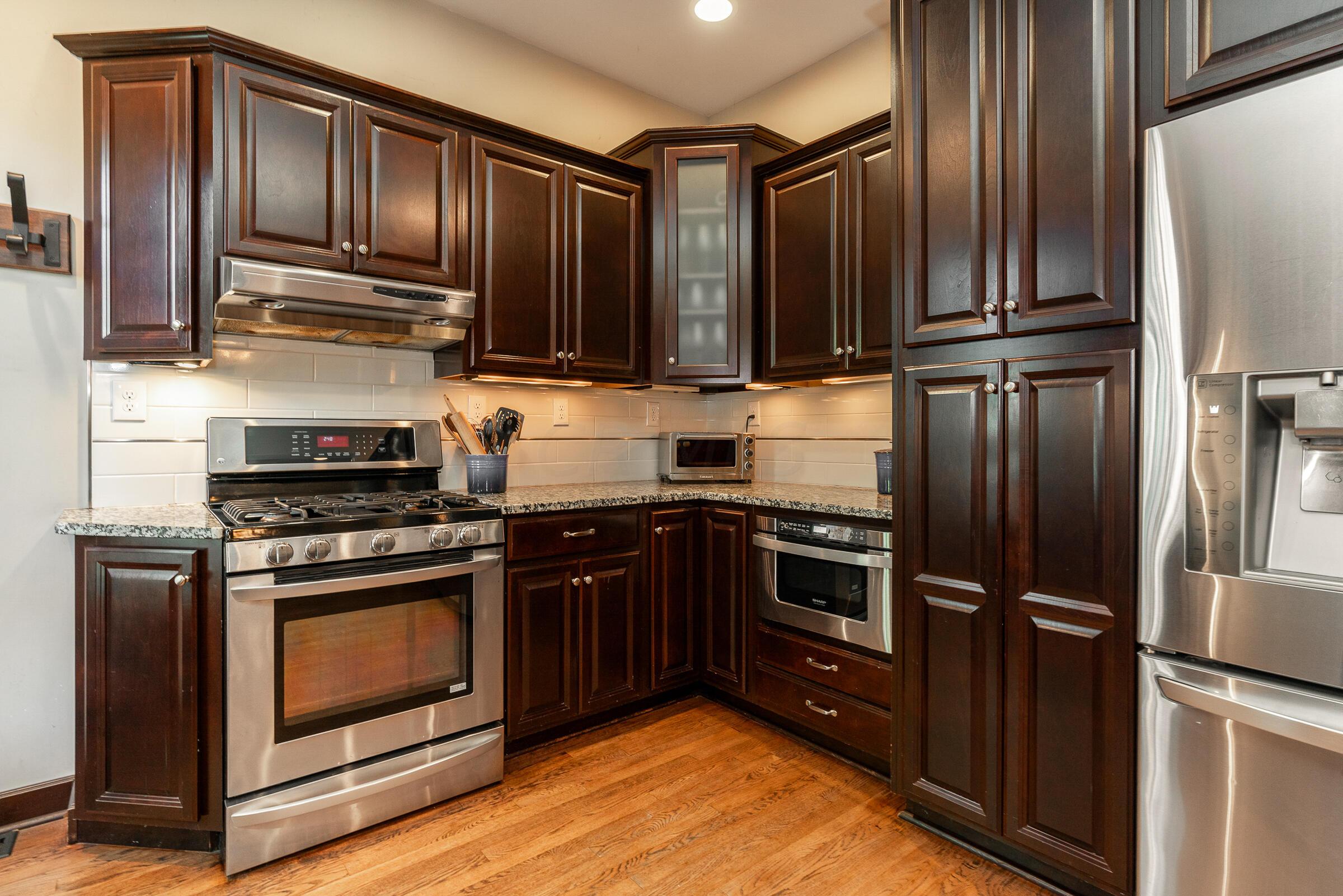 856 Neil Avenue Columbus, OH 43215 - Photo 11 of 42 Kitchen