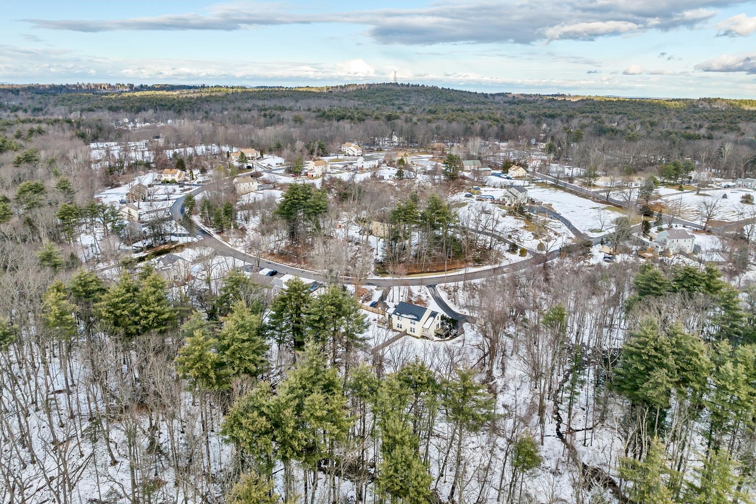 4 R Richardson Road Derry, NH 03038 - Photo 3 of 40