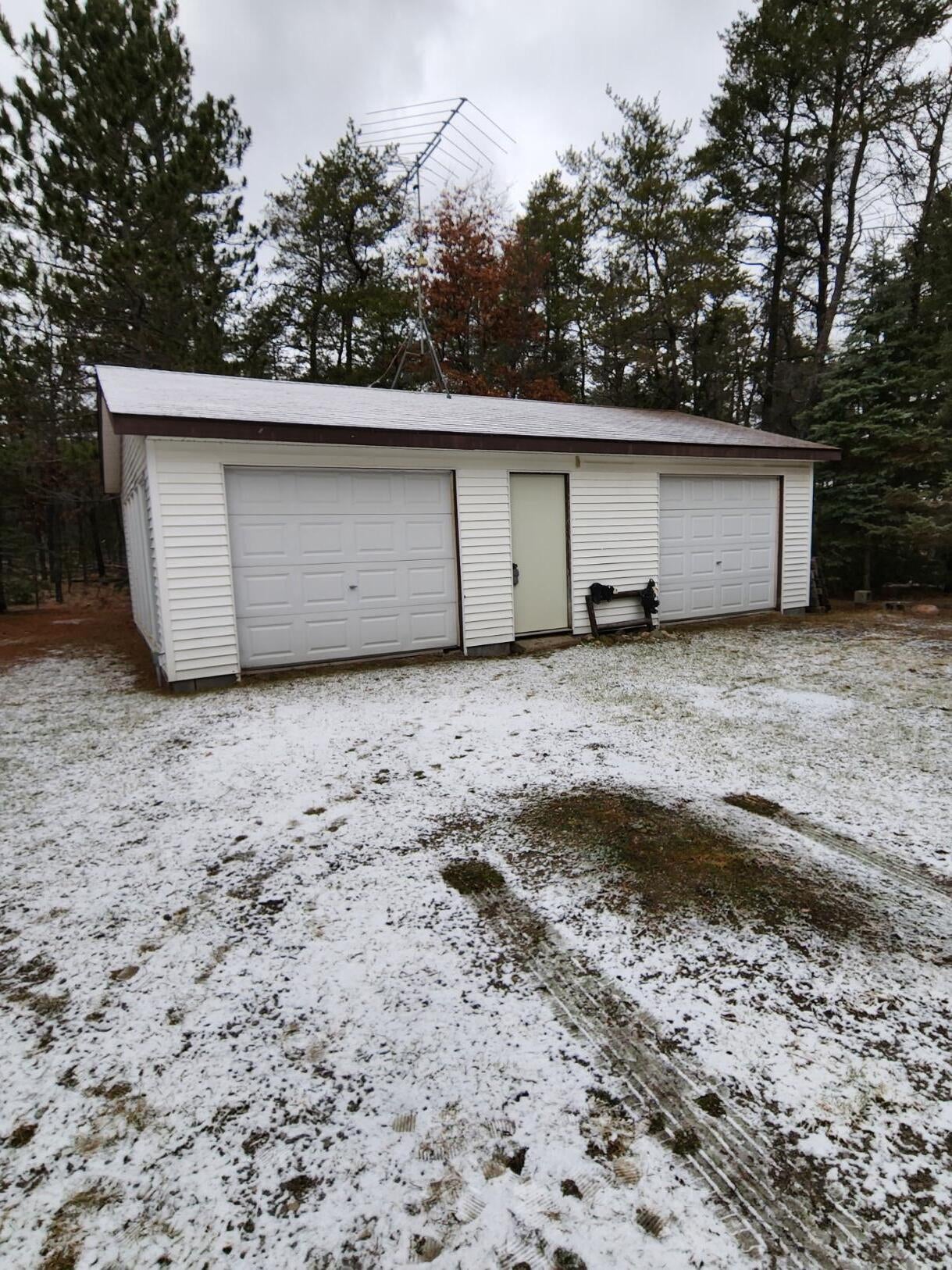 10260 Hunter Lake Road Roscommon, MI 48653 - Photo 5 of 40 Gallery Image 5