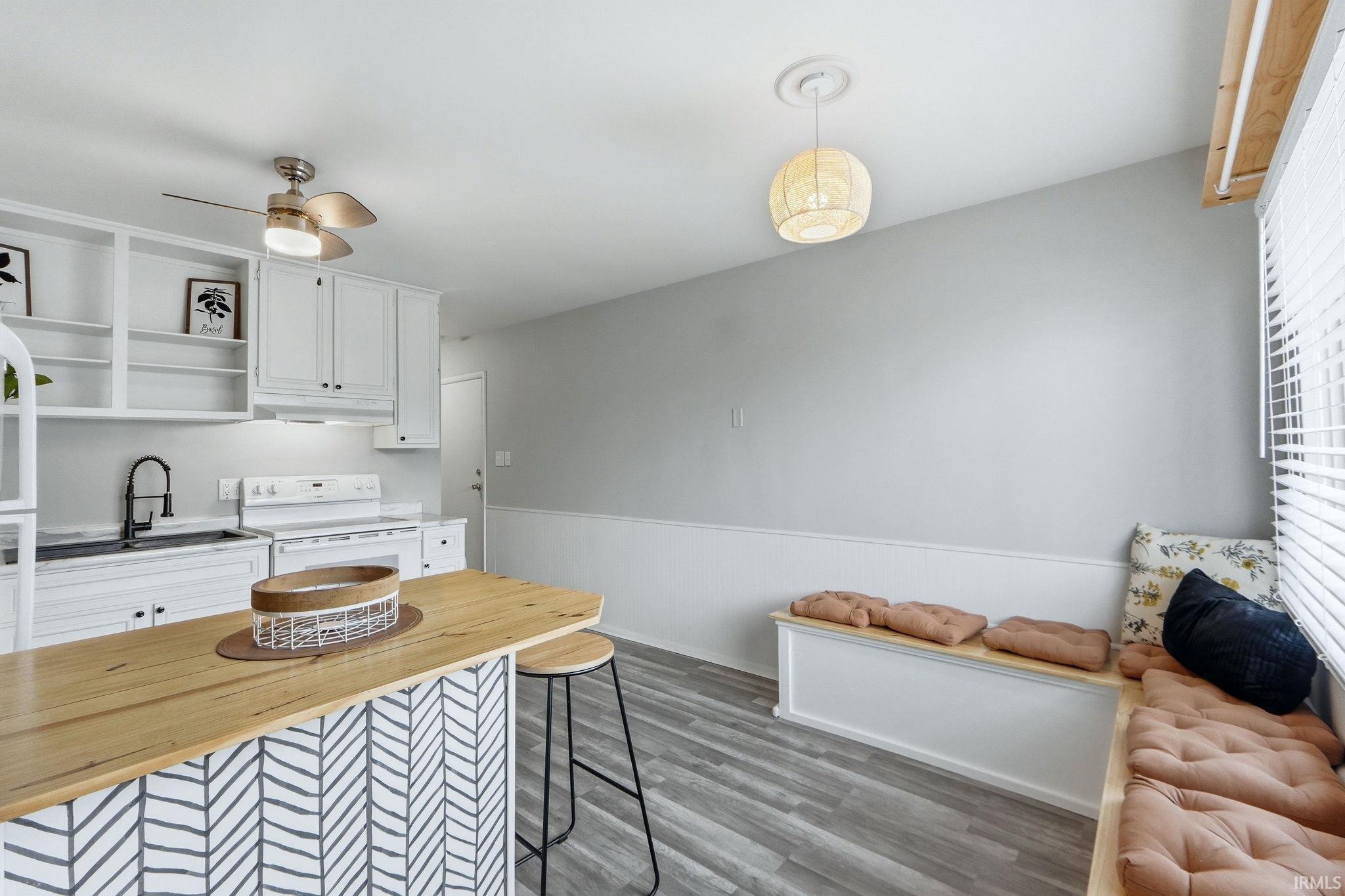 3008 Fairoak Drive Fort Wayne, IN 46809 - Photo 2 of 22