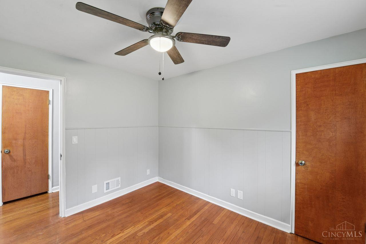 5258 Shepherd Road Cincinnati, OH 45223 - Photo 26 of 43 The final view of this bedroom shows the door to the closet.