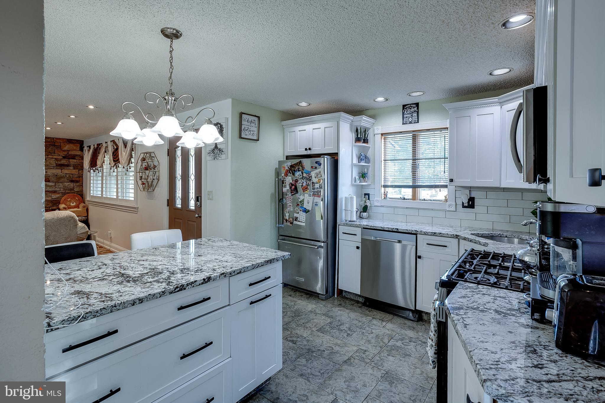 14 Ridgeview Avenue Berlin, NJ 08009 - Photo 11 of 41 Kitchen