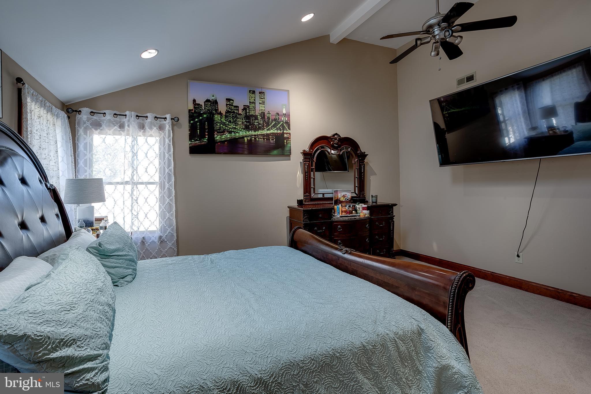 14 Ridgeview Avenue Berlin, NJ 08009 - Photo 18 of 41 Primary Bedroom