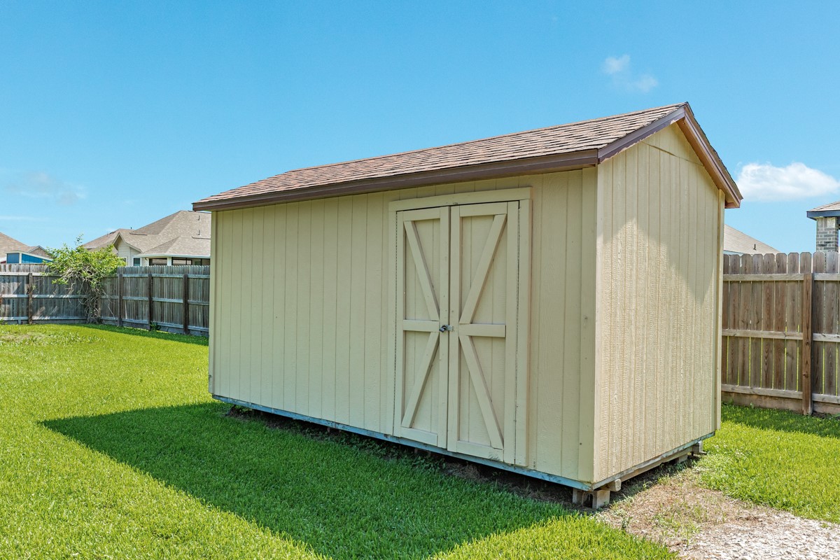 1412 Buchta Road Angleton, TX 77515 - Photo 16 of 48
