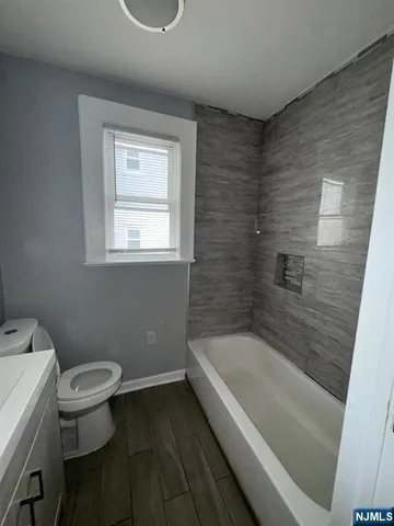 $2,400 | 421 Berwick Street, Orange, NJ 07050