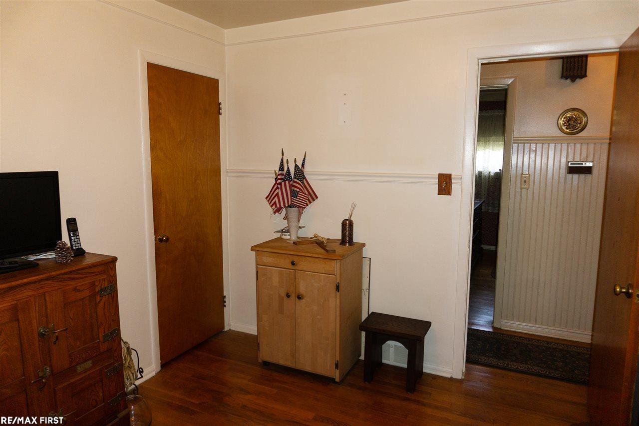 18545 Stephens Road Eastpointe, MI 48021 - Photo 23 of 29 31387649-22.JPG