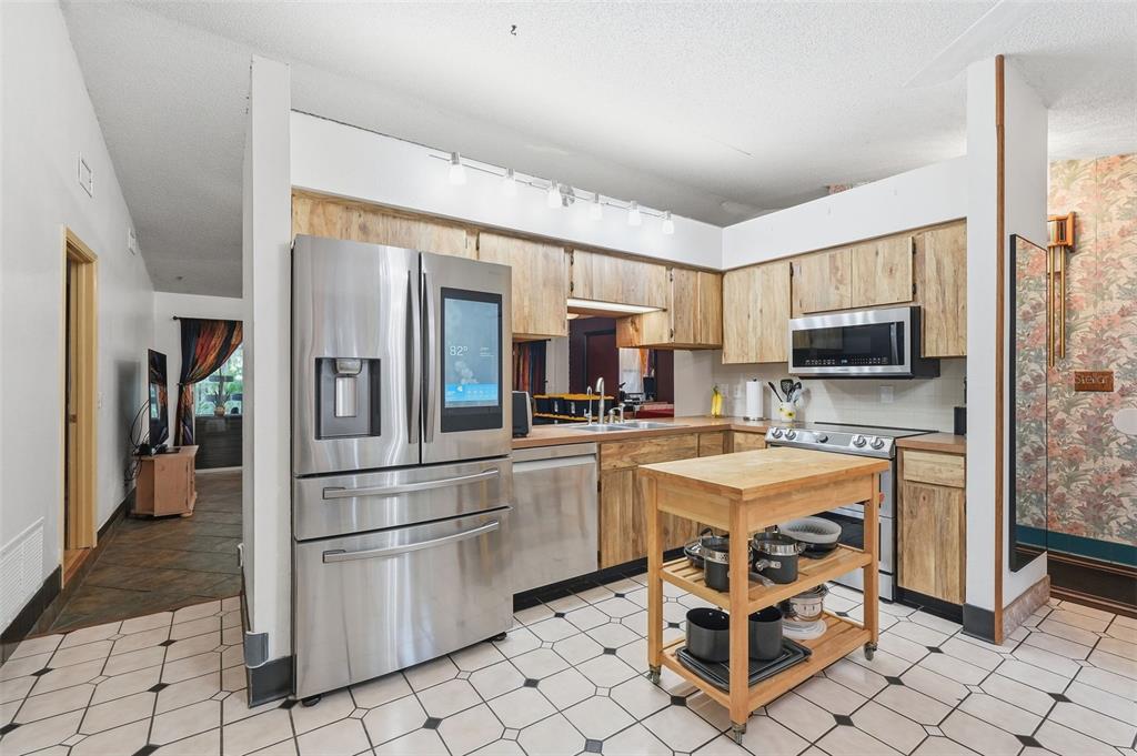 1785 Albemarle Road Clearwater, FL 33764 - Photo 7 of 30 Gallery Image 7