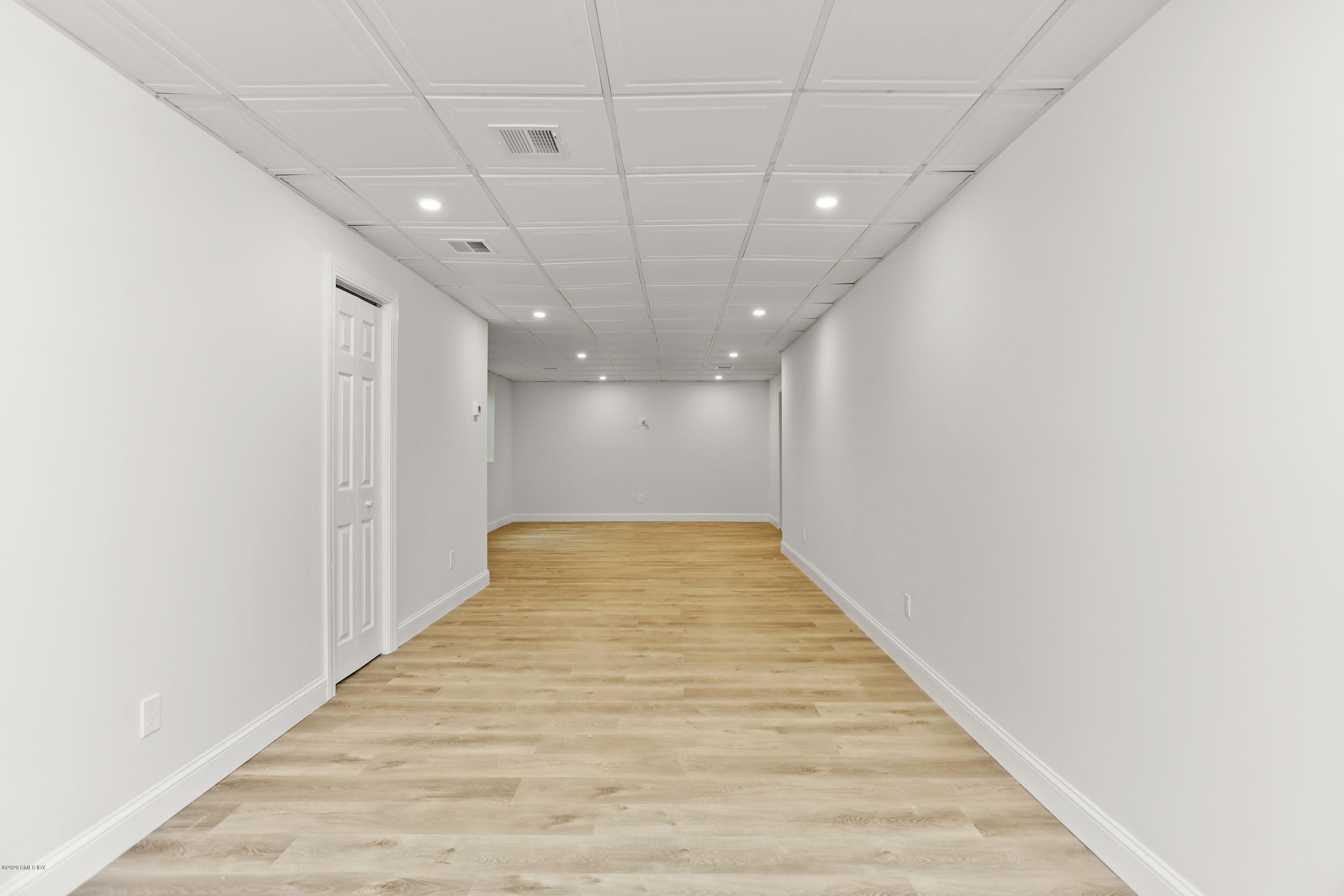 125 Hamilton Avenue, Unit 2 Greenwich, CT 06830 - Photo 16 of 20 a view of hallway with a white wall