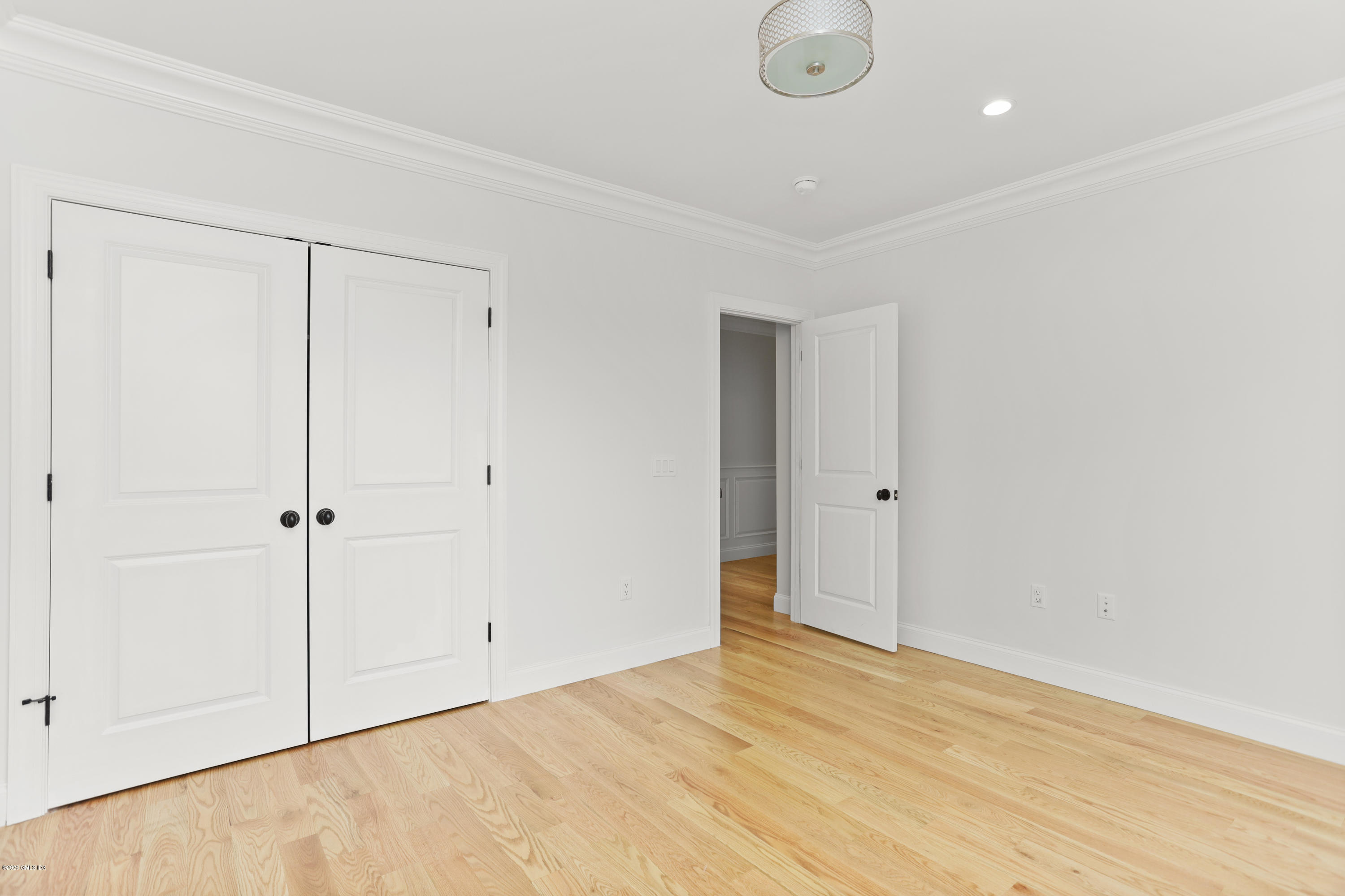125 Hamilton Avenue, Unit 2 Greenwich, CT 06830 - Photo 9 of 20 a view of an empty room