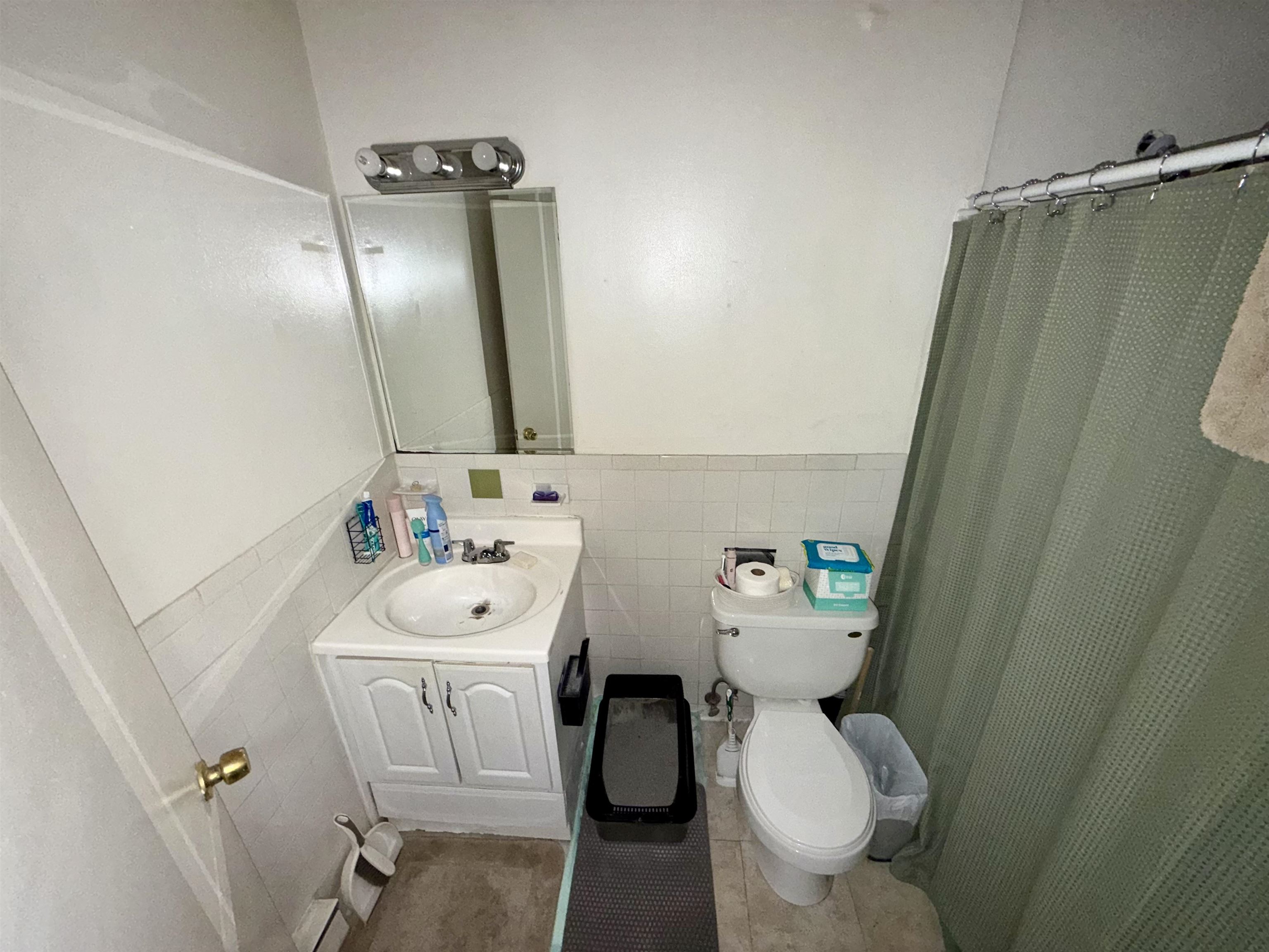 112 English Village Road, Unit 104 Manchester, NH 03102 - Photo 8 of 9