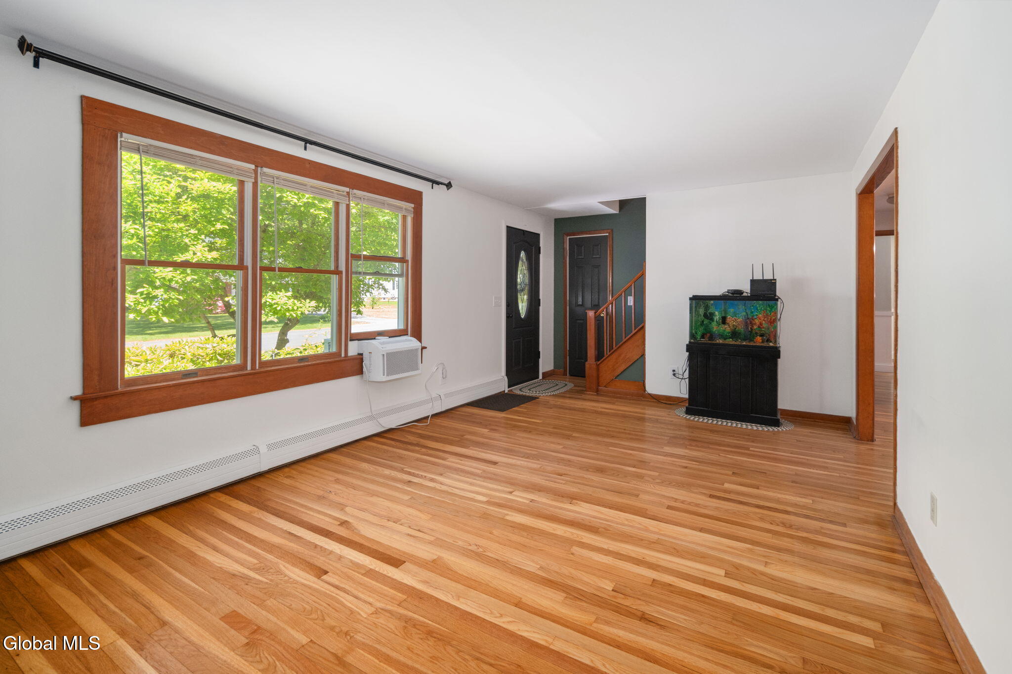 19 New Castle Road Halfmoon, NY 12065 - Photo 4 of 28 9-19NewcastleRd_09