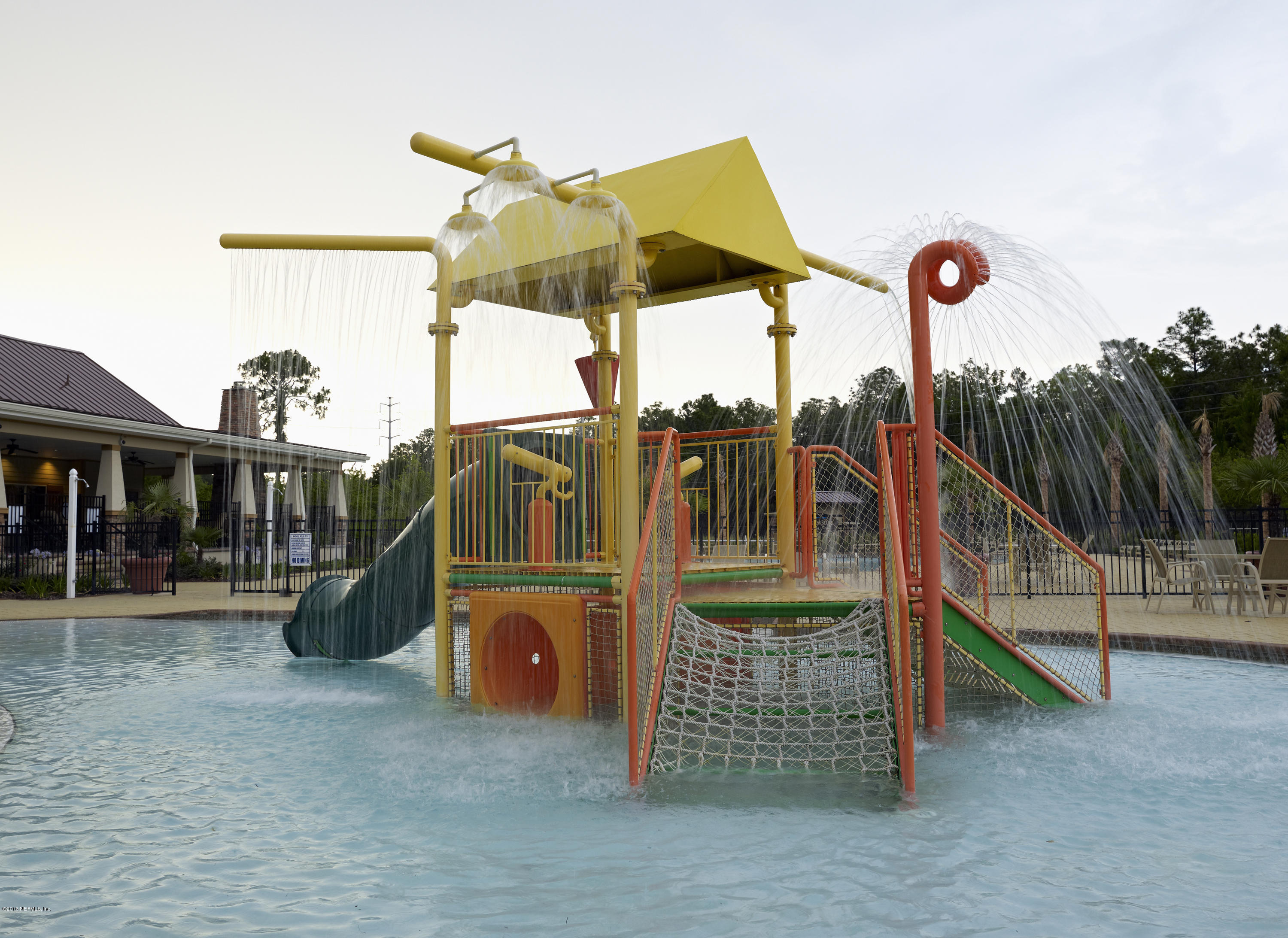 24 - YellowBluffLanding_SplashPool1