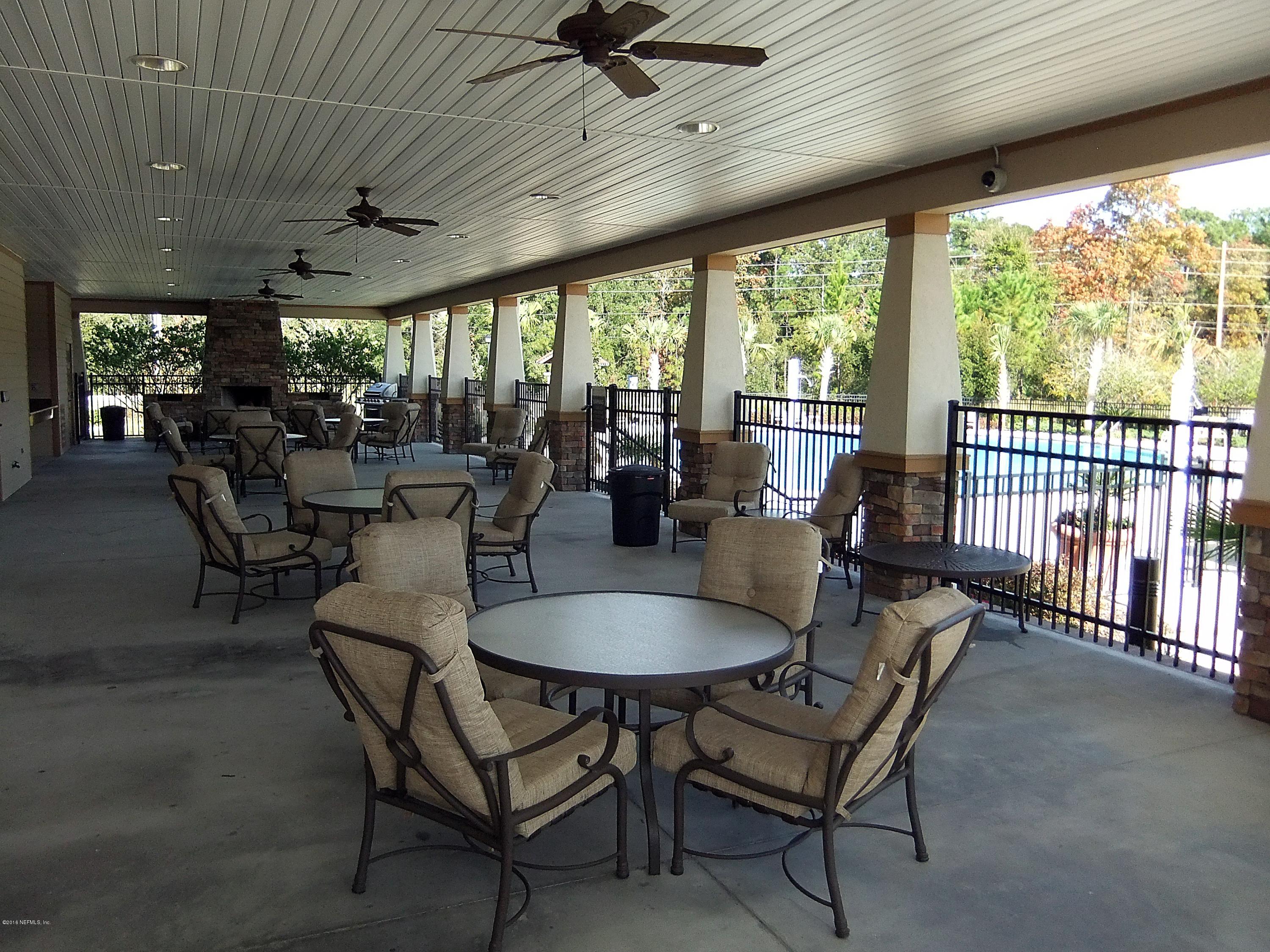 26 - YellowBluffLanding_ClubhousePatio