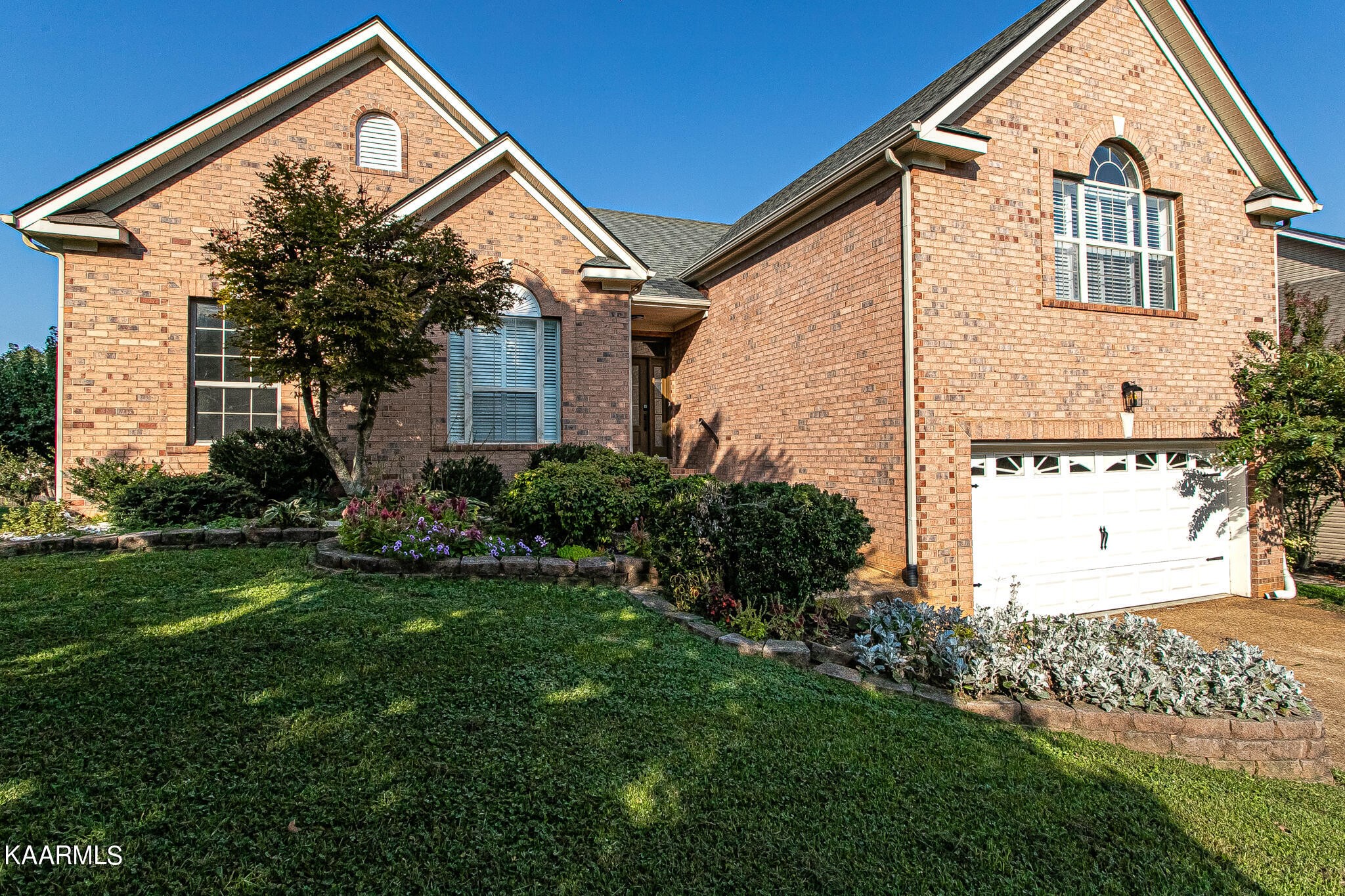 1171 Vale View Road Knoxville, TN 37922 - Photo 2 of 39 Gallery Image 2