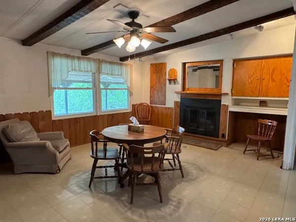 $900,000 | 108 Saddle Wood Trail, Comfort, TX 78013