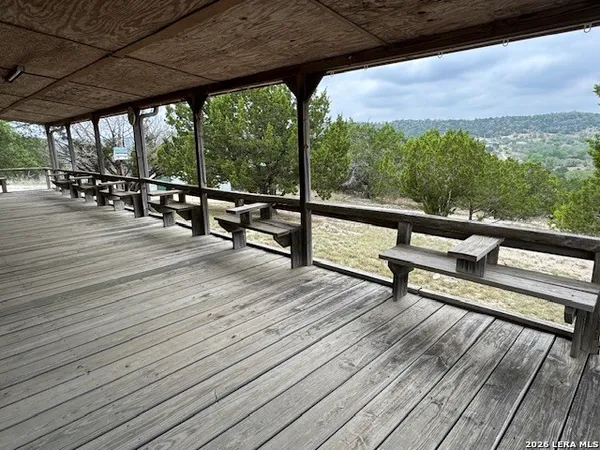 $900,000 | 108 Saddle Wood Trail, Comfort, TX 78013