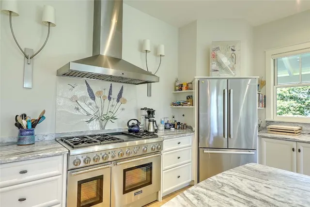 $2,475,000 | 1702 Drift Road, Westport, MA 02790