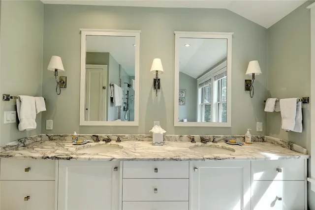 $2,475,000 | 1702 Drift Road, Westport, MA 02790