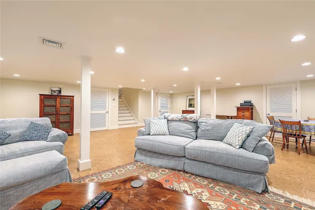 $2,475,000 | 1702 Drift Road, Westport, MA 02790