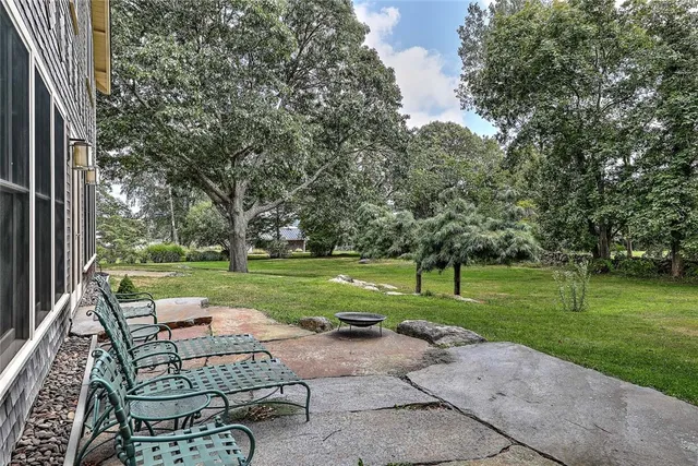 $2,475,000 | 1702 Drift Road, Westport, MA 02790