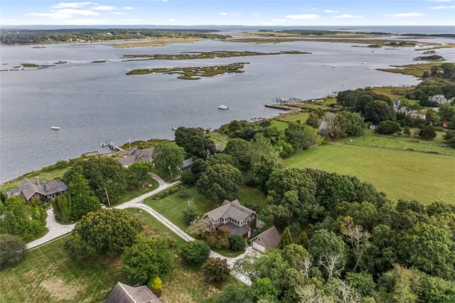 $2,475,000 | 1702 Drift Road, Westport, MA 02790