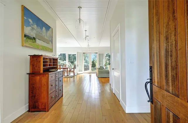 $2,475,000 | 1702 Drift Road, Westport, MA 02790