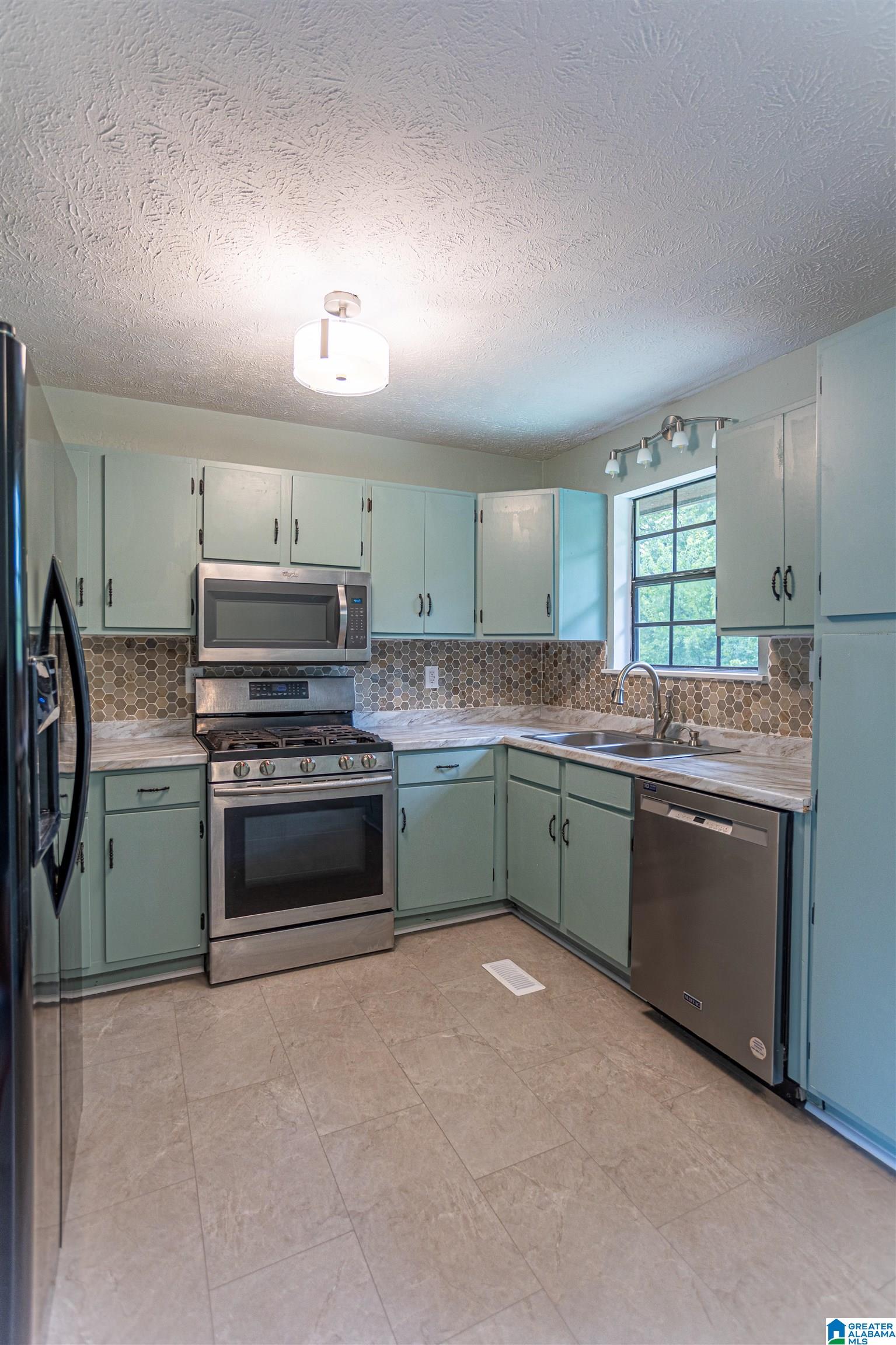 213 Bates Street Weaver, AL 36277 - Photo 11 of 47