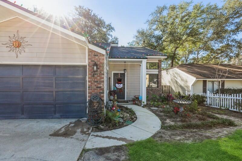 107 Cedar Ridge Way Niceville, FL 32578 - Photo 3 of 32 3