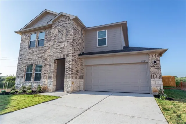 $2,425 | 13525 Brahmin Drive, Austin, TX 78724