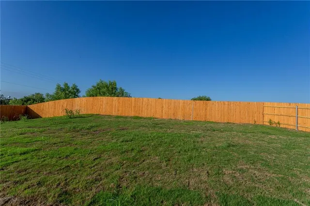 $2,425 | 13525 Brahmin Drive, Austin, TX 78724