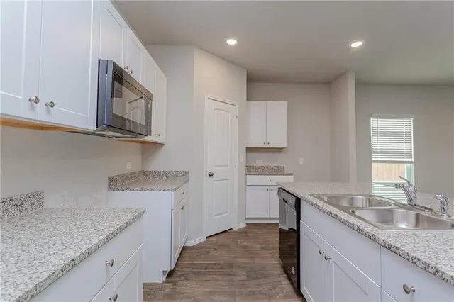 $2,425 | 13525 Brahmin Drive, Austin, TX 78724