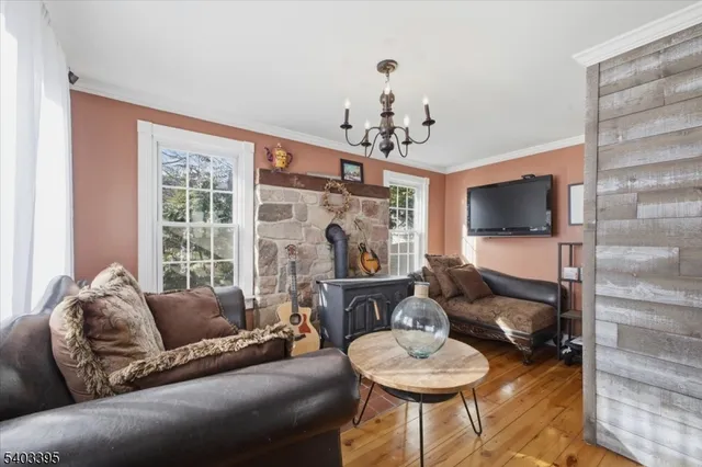 $400,000 | 53 Brunswick Avenue, Bloomsbury, NJ 08804