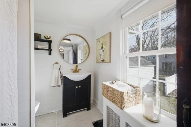 $400,000 | 53 Brunswick Avenue, Bloomsbury, NJ 08804