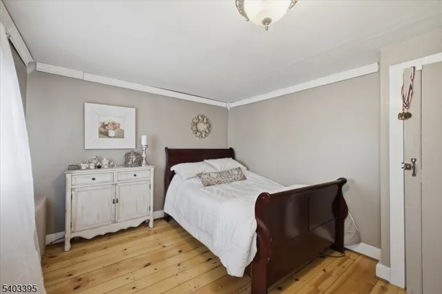 $400,000 | 53 Brunswick Avenue, Bloomsbury, NJ 08804