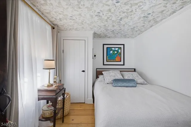 $400,000 | 53 Brunswick Avenue, Bloomsbury, NJ 08804